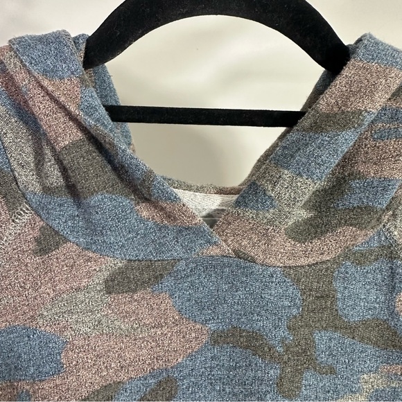 Sundry Heathered Blue Pink Gray Camoflage Lightweight Hoodie Sweatshirt - Picture 8 of 8